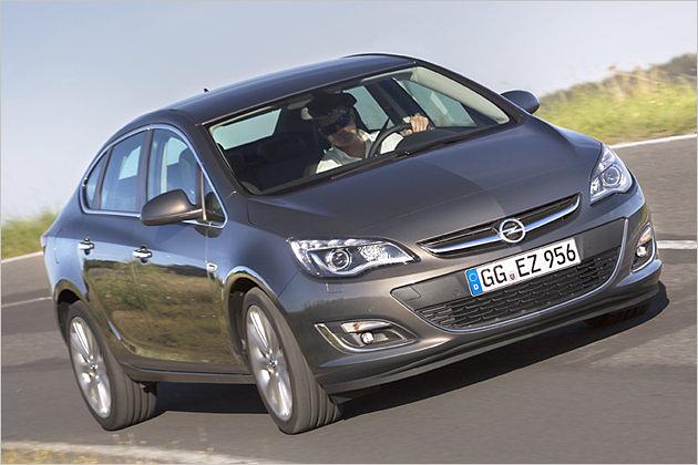 Der von uns getestete Diesel 1.7 CDTI mit 130 PS kostet 22.860 Euro