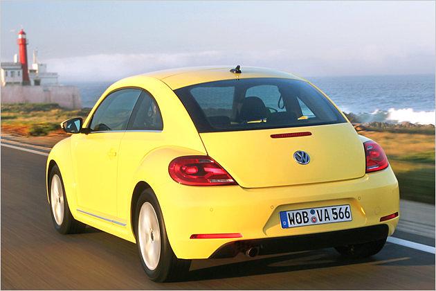 Die runde Karosserie nimmt Anleihen am Original sowie am Vorgänger New Beetle
