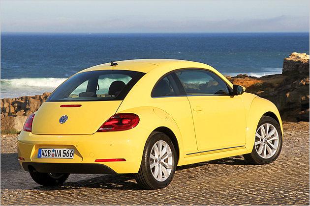 Nicht nur durch den leuchtenden Gelbton wird der Retro-Volkswagen zum Hingucker