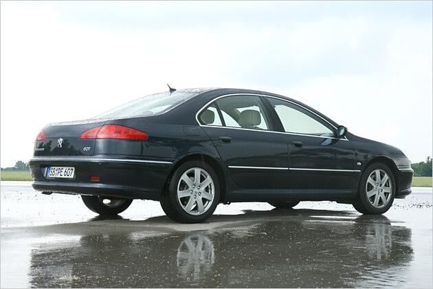 Kein Fliegengewicht: Der Peugeot 607 wiegt über 1,7 Tonnen