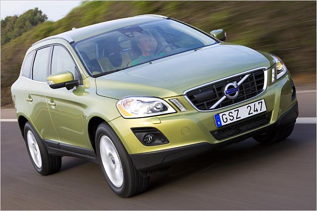 Die Front des Volvo XC 60 erinnert auf den ersten Blick an den XC90