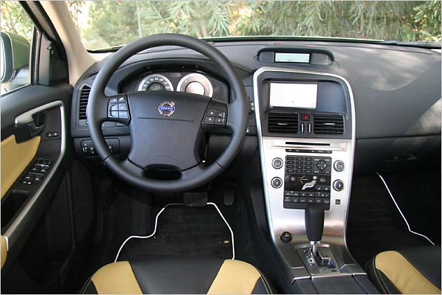 Schlicht, aber funktionell: Das Cockpit des Volvo XC60