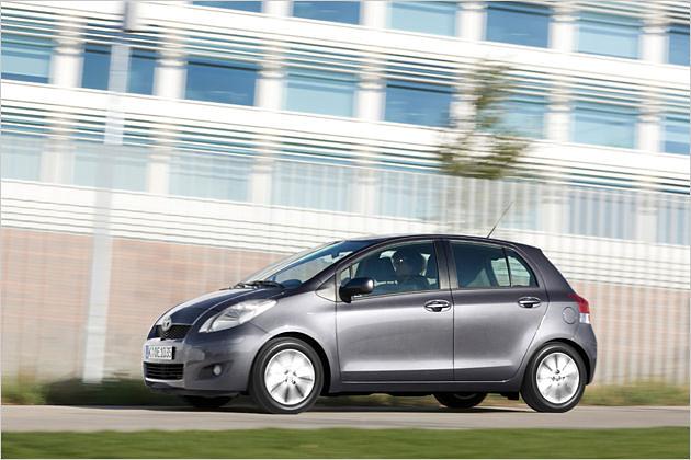 Als fünftüriger 1.33 Dual-VVT-i startet der Yaris bei 15.050 Euro