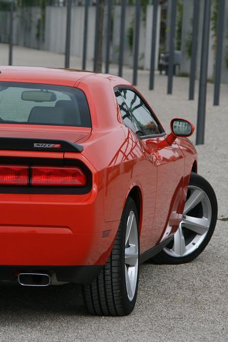 Dodge Challenger SRT-8