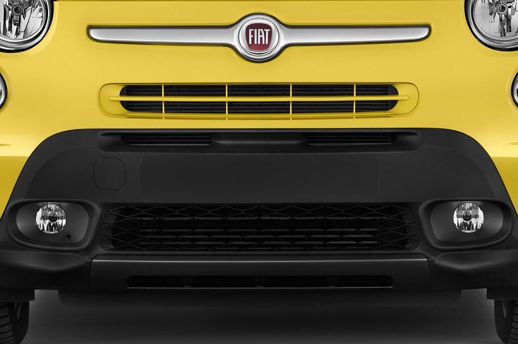 FIAT 500L (Baujahr 2015) Trekking 5 Türen Kühlergrill und Scheinwerfer