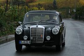 Autoklassiker: Mercedes 220 Ponton - Die erste E-Klasse