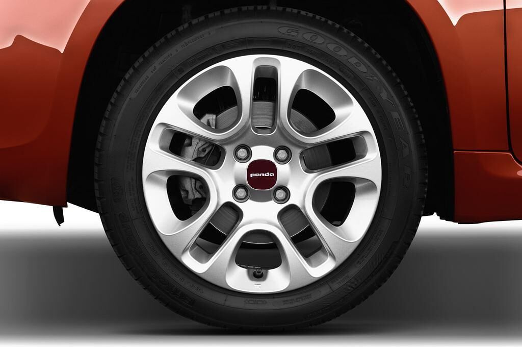 FIAT Panda (Baujahr 2012) Lounge 5 Türen Reifen und Felge