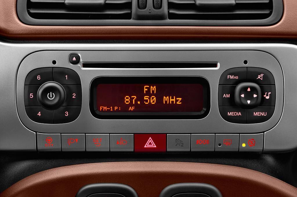 FIAT Panda (Baujahr 2017) Cross 5 Türen Radio und Infotainmentsystem