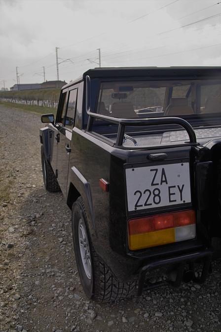 Lamborghini LM 002