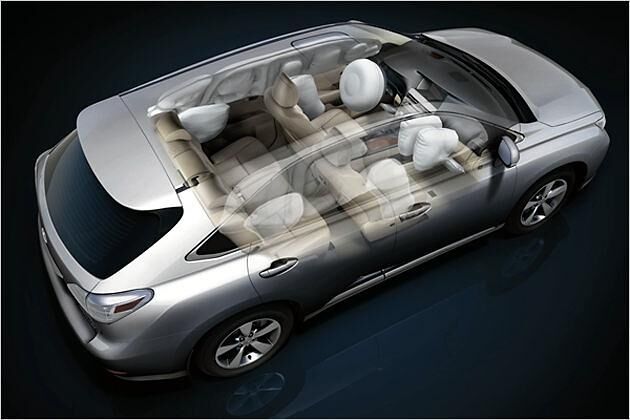 Insgesamt zehn Airbags sorgen im gesamten Fahrzeug für Sicherheit