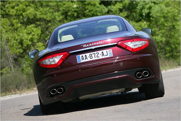 Der GranTurismo S wankt in Kurven kaum