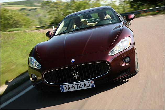 Unter weichen Schaltvorgängen kommt der GranTurismo S Automatik voran