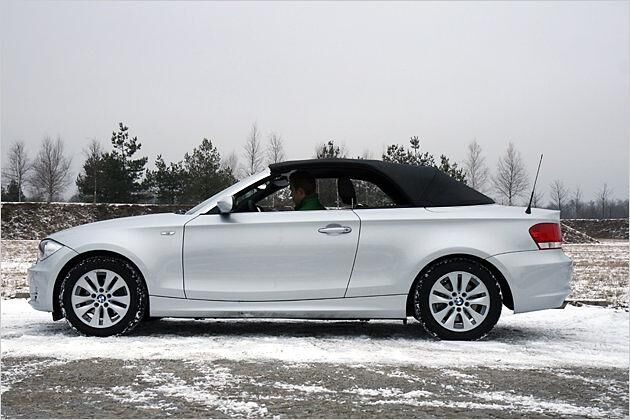 Auch mit Stoffmütze macht das 1er Cabrio eine gute Figur