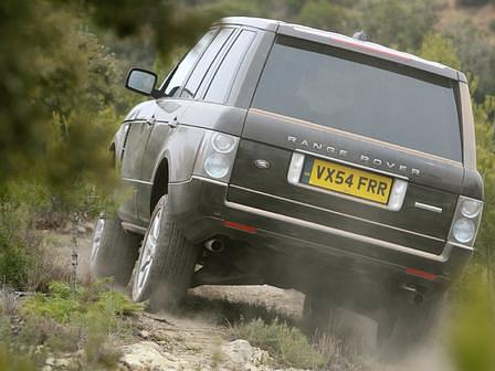 In den 1990er buhlten Land Rovers Range Rover und der BMW X5 unter einem Konzerndach um die Geländewagen-Klientel