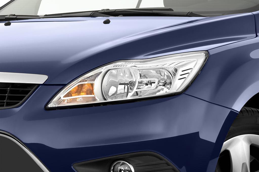 Ford Focus (Baujahr 2009) Trend 2 Türen Scheinwerfer