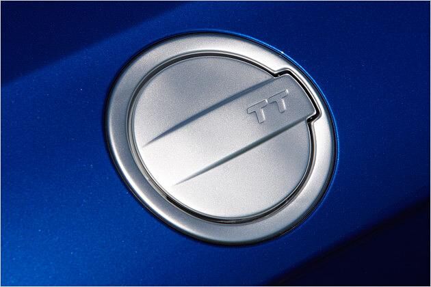 Auch der Tankdeckel hat ein TT-Logo