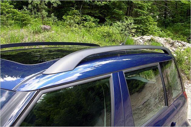 Eine Dachreling gehört zur Serienausstattung des Kompakt-SUVs