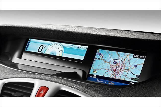 Für nur 490 Euro Aufpreis gibt es ein integriertes Navi