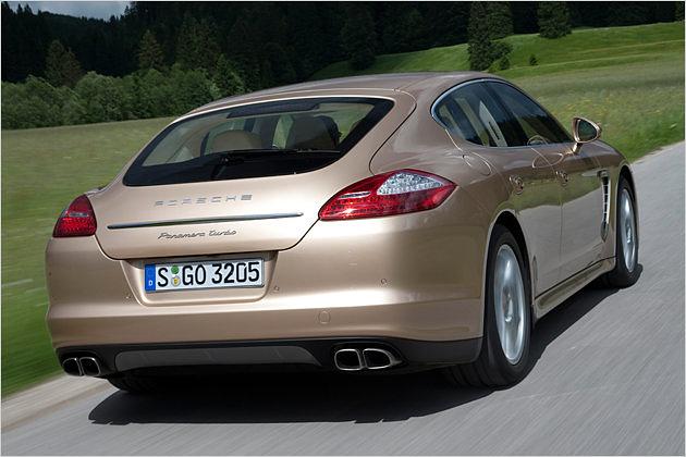 In 4,2 Sekunden spurtet der Panamera Turbo von null auf 100 km/h