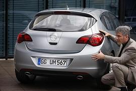 Hintergrund: Opel Astra - Mit doppeltem Boden Hintergrund: Opel Astra - Mit doppeltem Boden