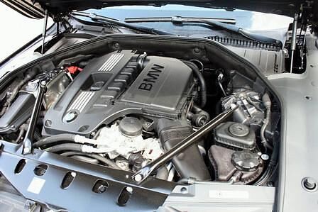 BMW 740i