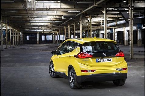 Der Opel Ampera-e ist 1,60 Meter hoch.