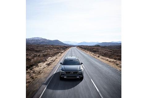 Volvo V90 Cross Country Pro D5 AWD kostet 63.500 Euro