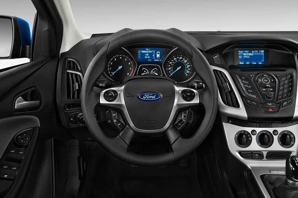 Ford Focus (Baujahr 2011) Titanium 5 Türen Lenkrad