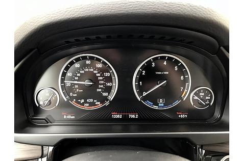 BMW X5 xDrive 40e - die Instrumente unterscheiden sich kaum von den der Verbrenner