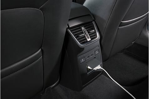 Skoda Octavia 2.0 TDI DSG: auch hinten mit USB-Ports