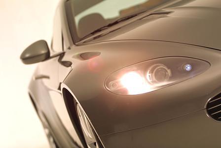 Aston Martin V12 Vanquish
