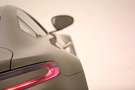Aston Martin V12 Vanquish