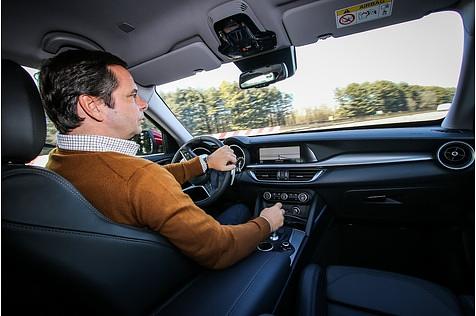 Alfa Romeo Stelvio Q4 - Joaquim Oliveira am Steuer