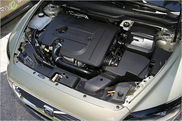 Der 1,6-Liter-Turbodiesel des S40 DRIVe leistet 109 PS