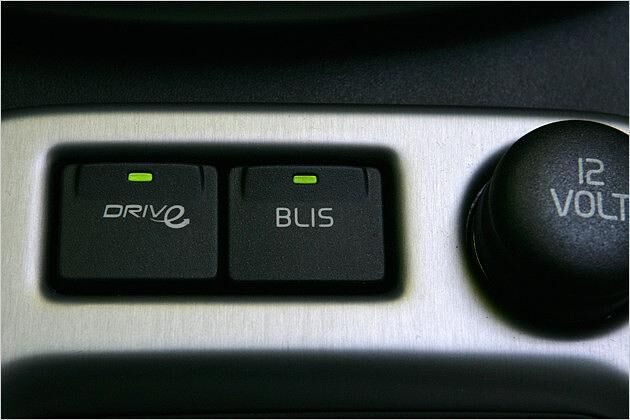 Über den "DRIVe"-Schalter in der Mittelkonsole kann die Start-Stopp-Automatik deaktiviert werden