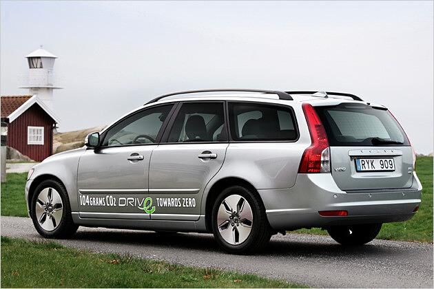 Auch das Kombimodell V50 ist mit Start-Stopp-System erhältlich