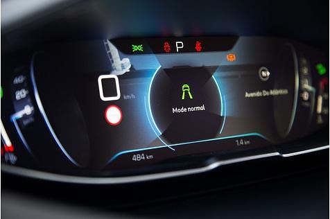 Das animierte Cockpit des Peugeot 5008 2.0 HDI