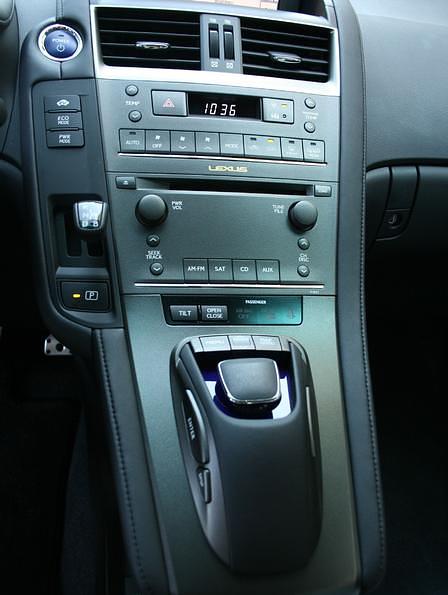 Lexus HS 250h