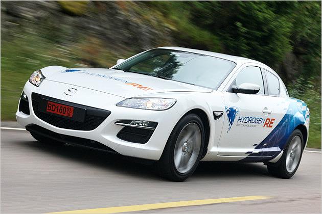 Der Hydrogen RE basiert auf dem Faceliftmodell des RX-8, das bei uns im August 2009 startet