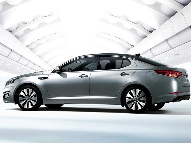 Kia Magentis: Eleganz im Großformat. Foto: Kia