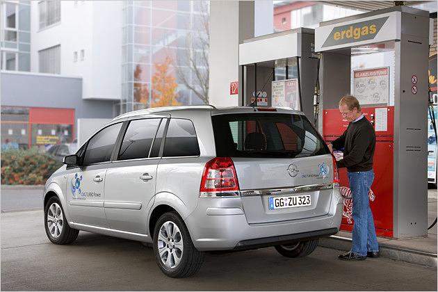 Die Reichweite mit Erdgas beziffert Opel auf 400 Kilometer