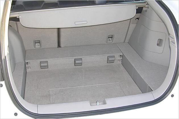Mit dem Zwischenboden in der unteren Position passen üppige 408 Liter in den Kofferraum