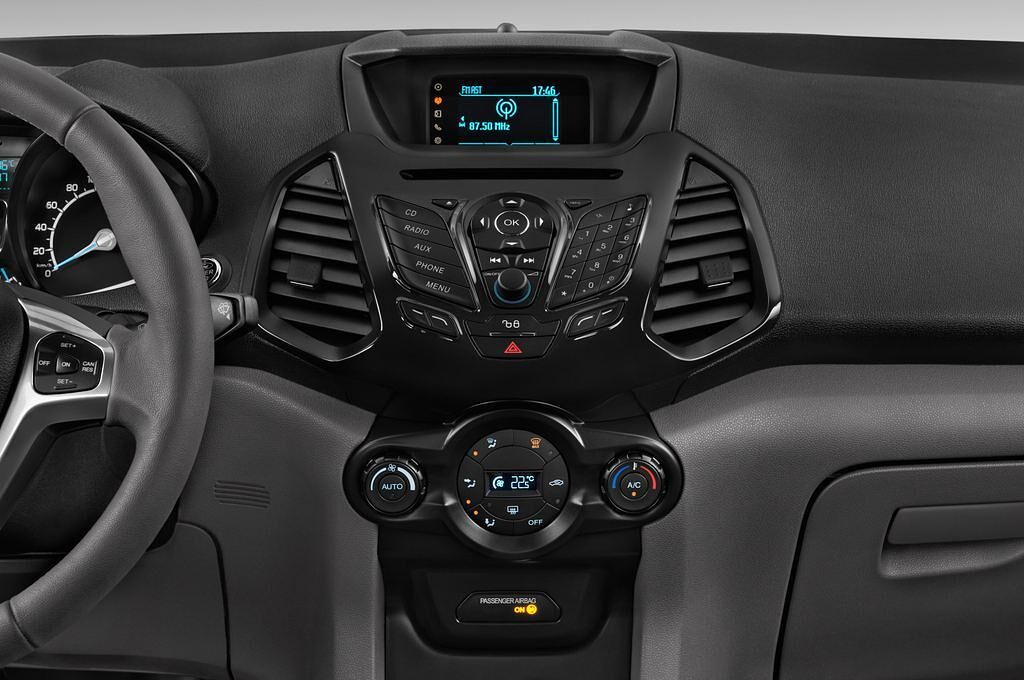 Ford Ecosport (Baujahr 2015) Titanium 5 Türen Mittelkonsole