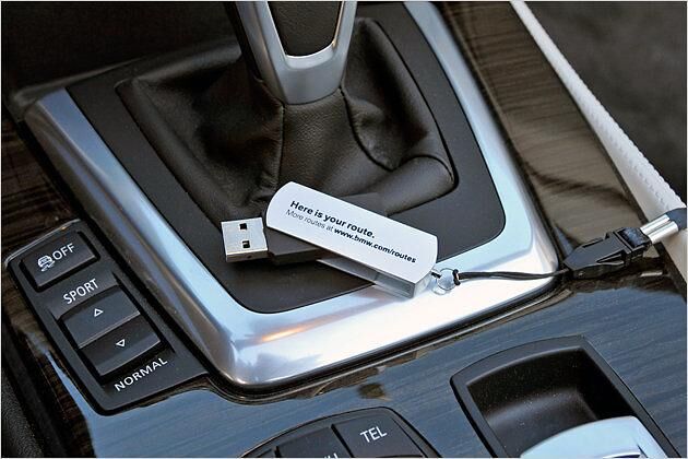 Die Route fürs Navi kann auf einem USB-Stick gespeichert werden