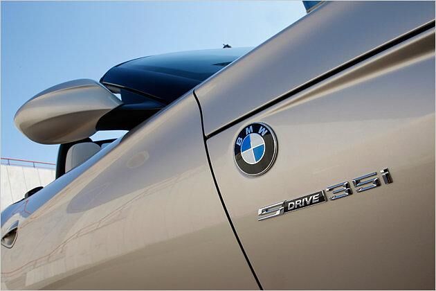 Neue, etwas verwirrende Nomenklatur: Das Auto heißt jetzt Z4 sDrive 35i