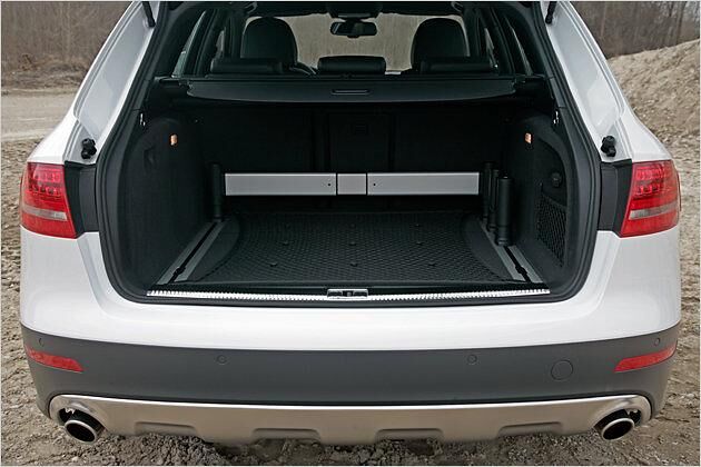 Der Kofferraum fasst 490 Liter - ein Schienensystem hilft beim Verstauen