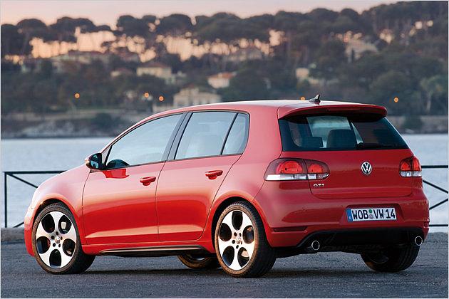 Auffällig: Die GTI-Felgen im Hufeisen-Design