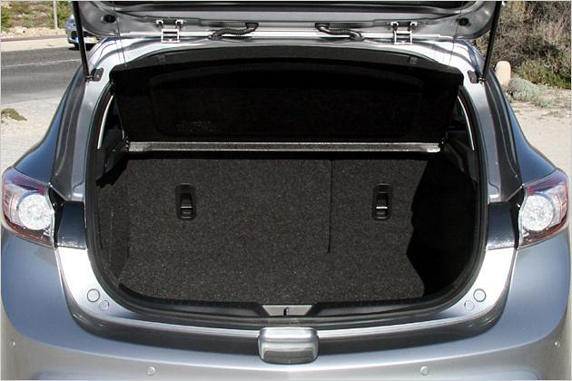 340 Liter fasst der Gepäckraum des fünftürigen Mazda 3