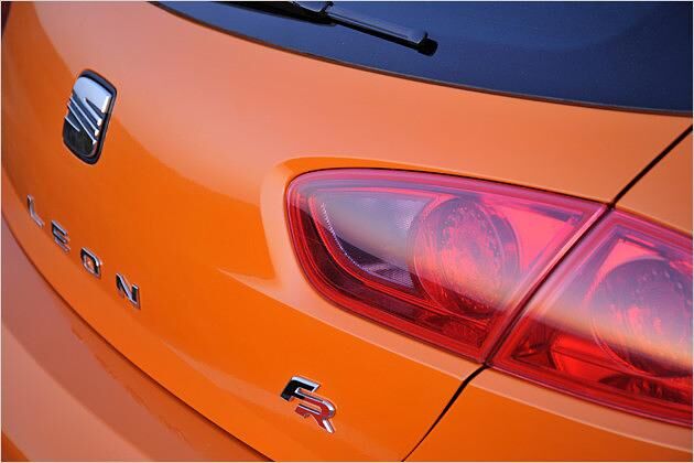 Das Kürzel FR am Heck verrät nicht die Motorisierung: Es gibt einen 2.0 TFSI und einen 2.0 TDI