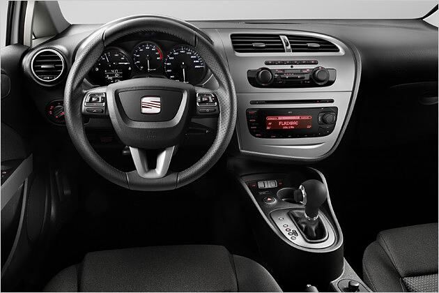 Das Cockpit des normalen León - vom FR gibt es leider keine Bilder